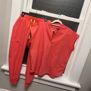 FIGS HOT CORAL SCRUB SET